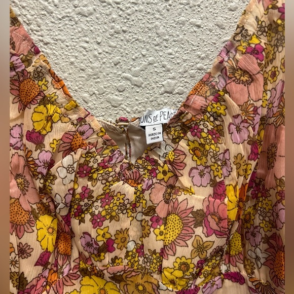 Patrons of Peace Joan Crop Top in DD Papaya Floral Small - Picture 5 of 8